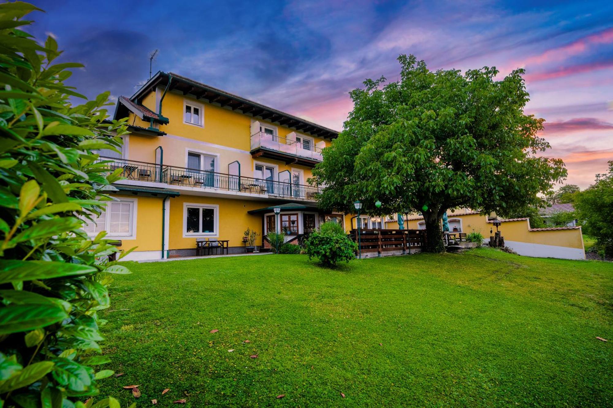 Pension Baumgartner-Berghof Obernberg am Inn Ngoại thất bức ảnh